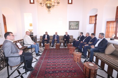الرئيس أمين الجميّل يلتقي وفد من دار الحوار
