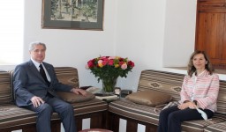 الرئيس الجميّل عرض الأوضاع الراهنة في لبنان مع السفيرة الأيطالية