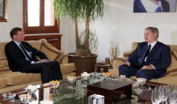   الرئيس الجميّل عرض الأوضاع في لبنان مع السفير الفرنسي 