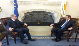 الرئيس الجميّل التقى في نيقوسيا الرئيس القبرصي نيكوس أناستازيادس 