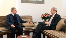 الرئيس الجميّل بحث التطورات مع سفير بريطانيا