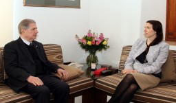 الرئيس الجميّل عرض مع  السفيرة غريندلاي تطورات الأوضاع لبنان والمنطقة