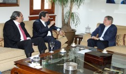 الرئيس امين الجميل يلتقي نائب رئيس مجلس النواب السابق ايلي الفرزلي في بكفيا